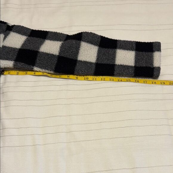 Old Navy Black and White Sweatshirt Buffalo Plaid - Picture 8 of 8